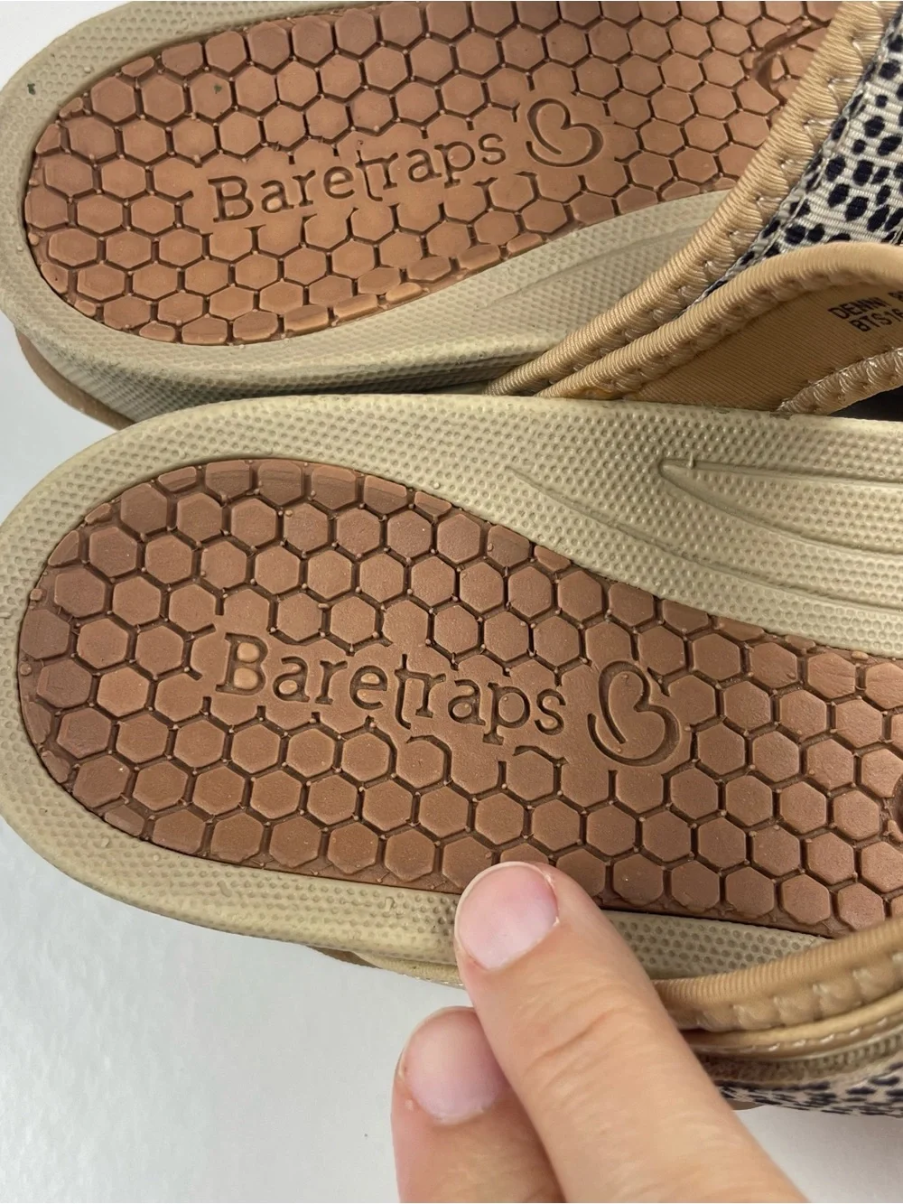 BareTraps Denni Tan White Brown Leopard Animal Print Strappy Wedge Sandals Shoes